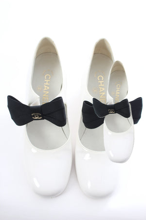 Chanel Bow-Embellished Patent Leather Mary Jane Pumps