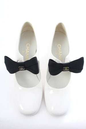Chanel Bow-Embellished Patent Leather Mary Jane Pumps