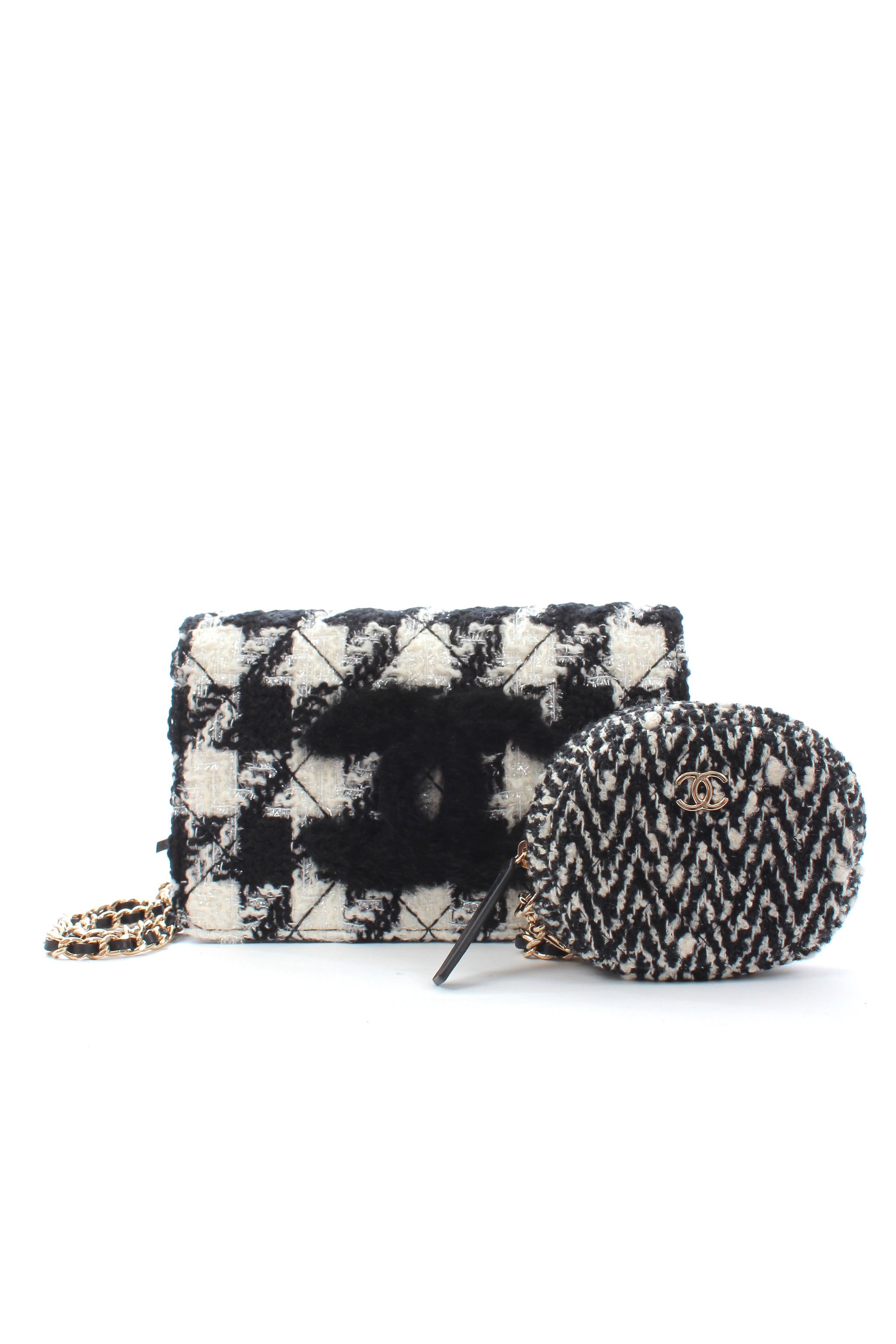 Chanel Houndstooth Tweed Shoulder Bag with Pouch (Fall 2019 Runway Col -  Closet Upgrade
