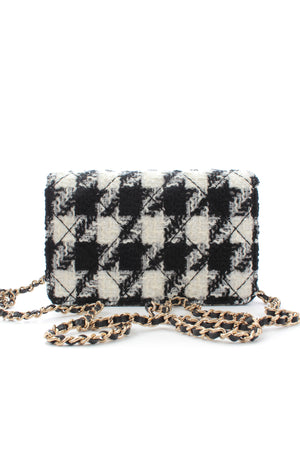 Chanel Houndstooth Tweed Shoulder Bag with Pouch (Fall 2019 Runway Collection - Look 8) - Limited Edition