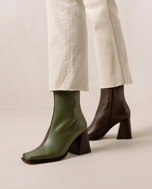 ALOHAS South Bicolour Leather Boots